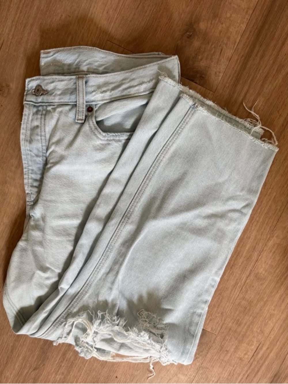 Light Wash Distressed Women's Jeans